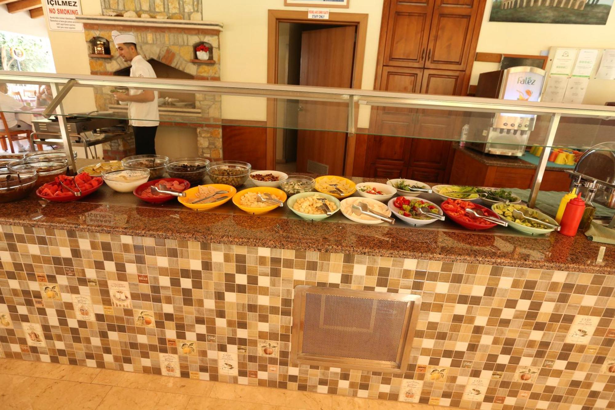 Mavruka Hotel โอลลุนเดนิซ ภายนอก รูปภาพ